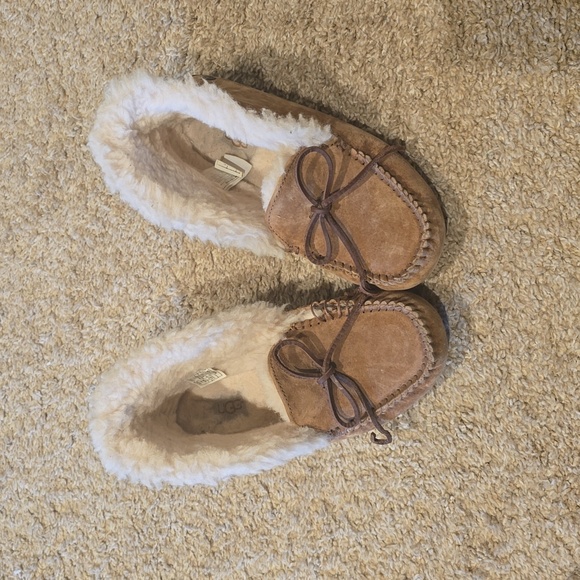 UGG Slipper /Shoe - Picture 12 of 12